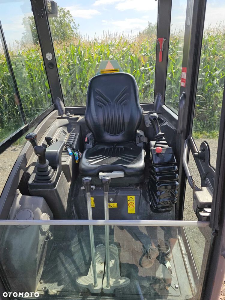 Volvo EC20D - 12