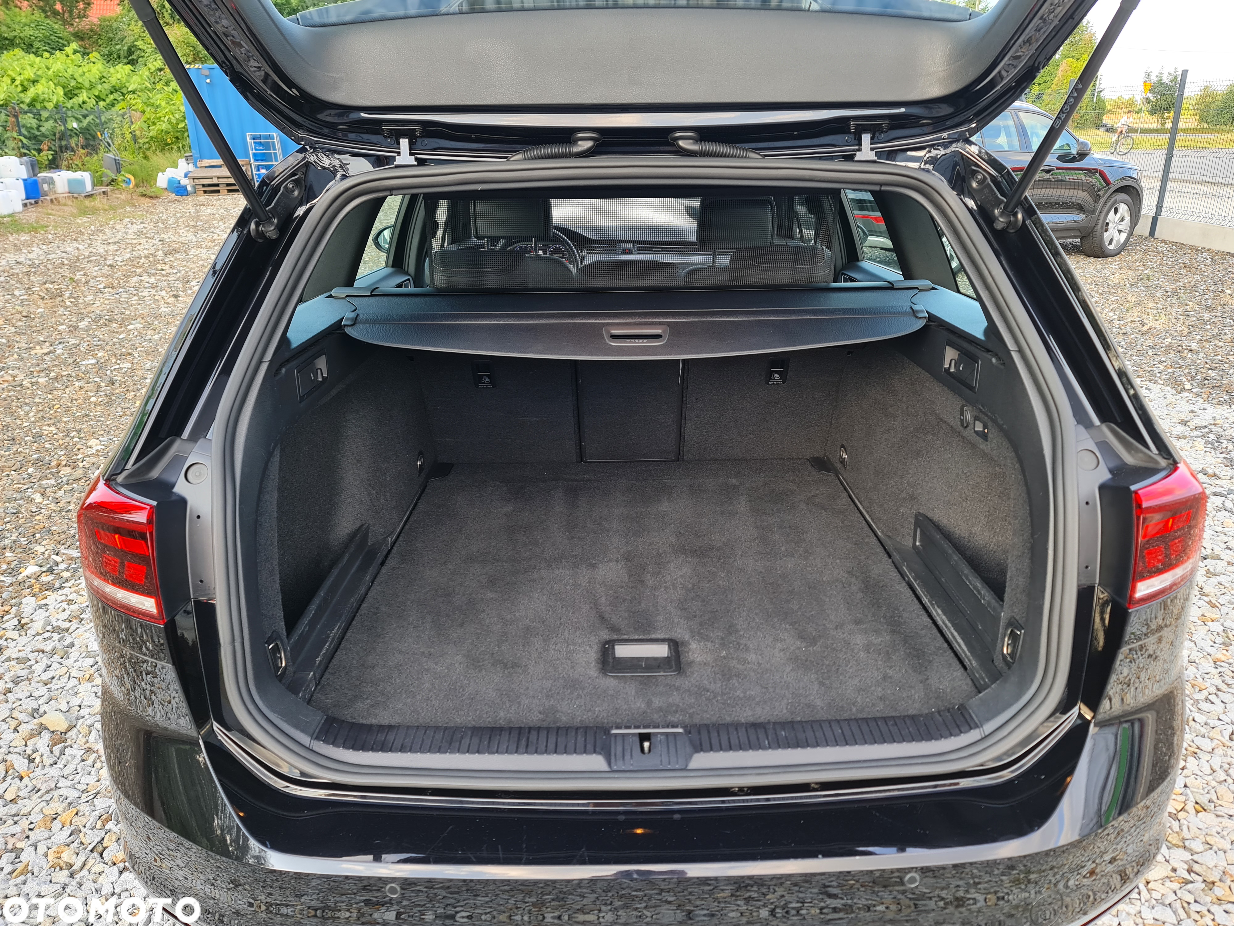 Volkswagen Passat Variant 2.0 TDI SCR DSG R-Line - 18