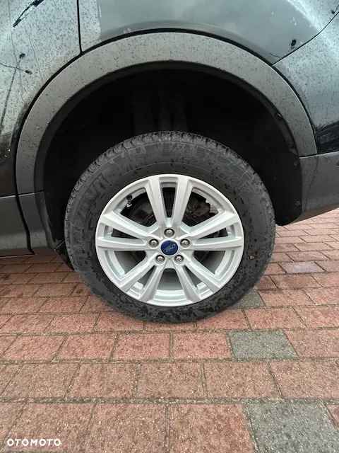Ford Kuga - 12