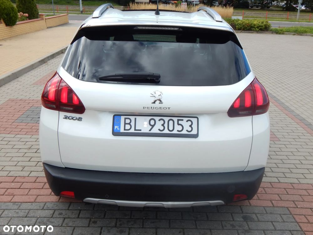 Peugeot 2008 1.2 Pure Tech GPF Allure S&S - 25