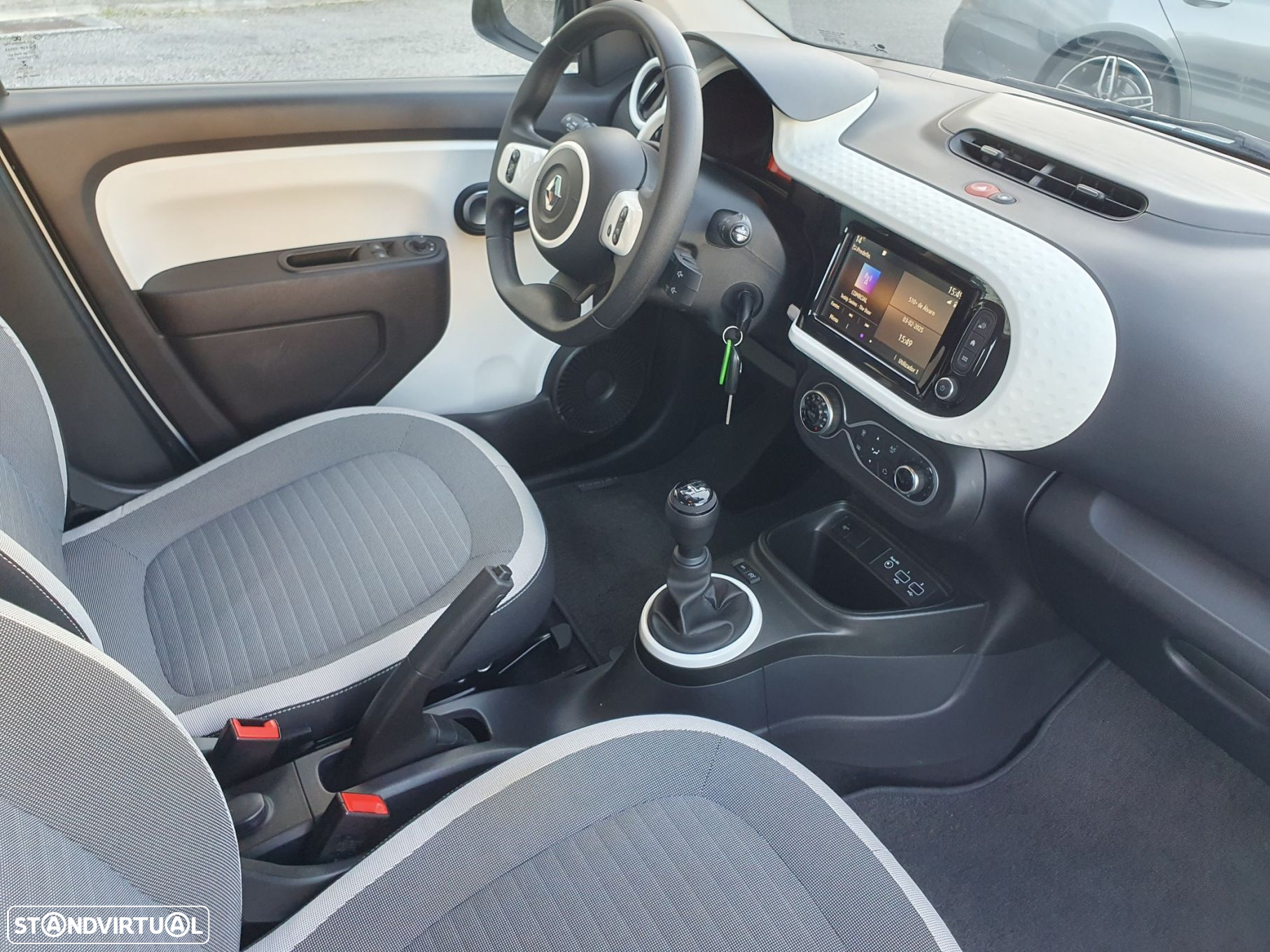 Renault Twingo 1.0 SCe Equilibre - 17