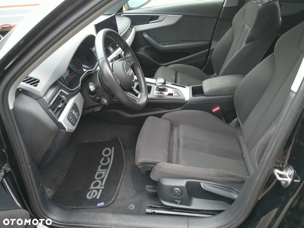 Audi A4 Avant 40 TFSI S tronic - 16