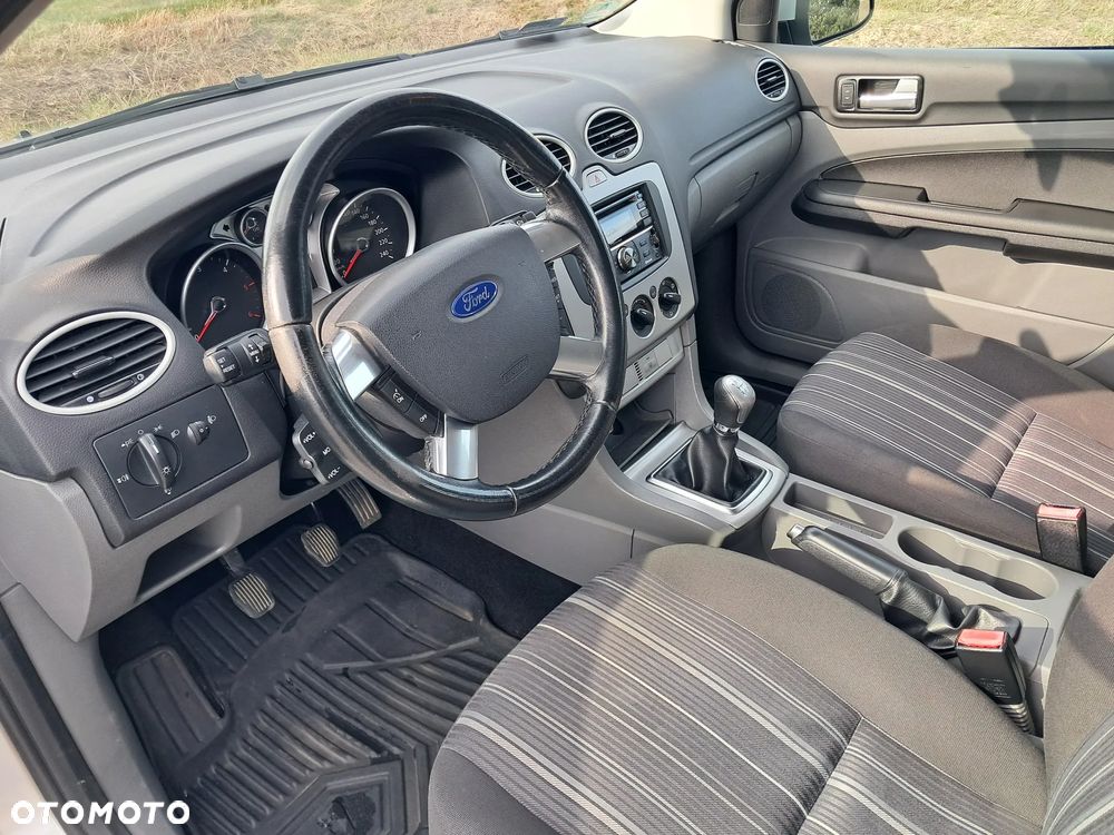 Ford Focus - 10