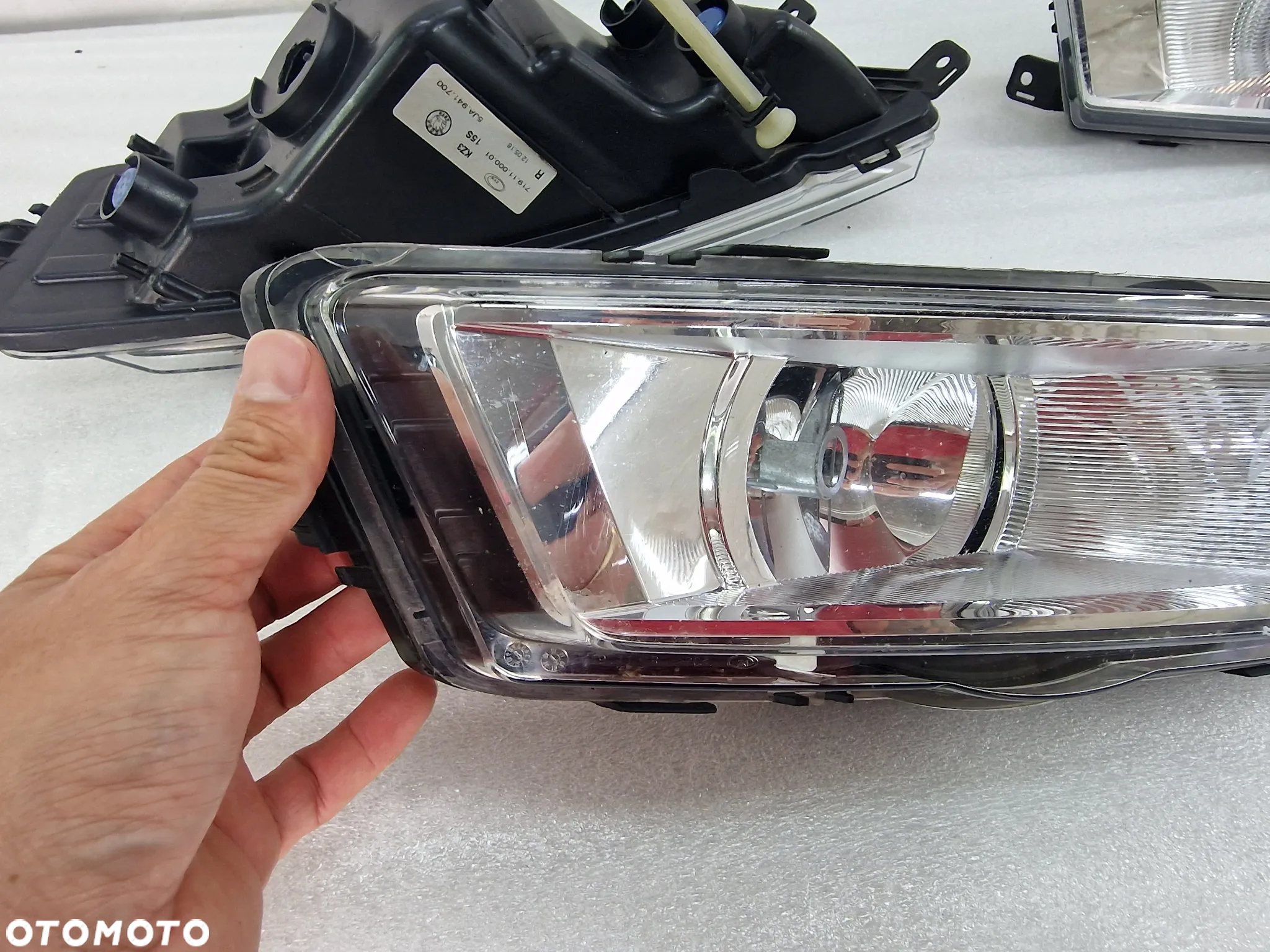 SKODA RAPID 5JA 12- LEWY / PRAWY HALOGEN , NR 5JA941700 / 5JA941699 , NR AUKCJI H238 - 8