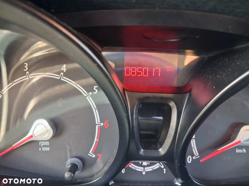 Ford Fiesta 1.4 Trend EU5 - 17
