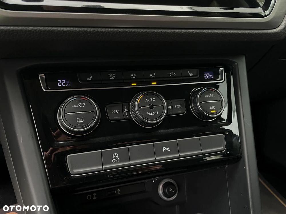 Volkswagen Touran 1.4 TSI BMT Highline DSG - 30