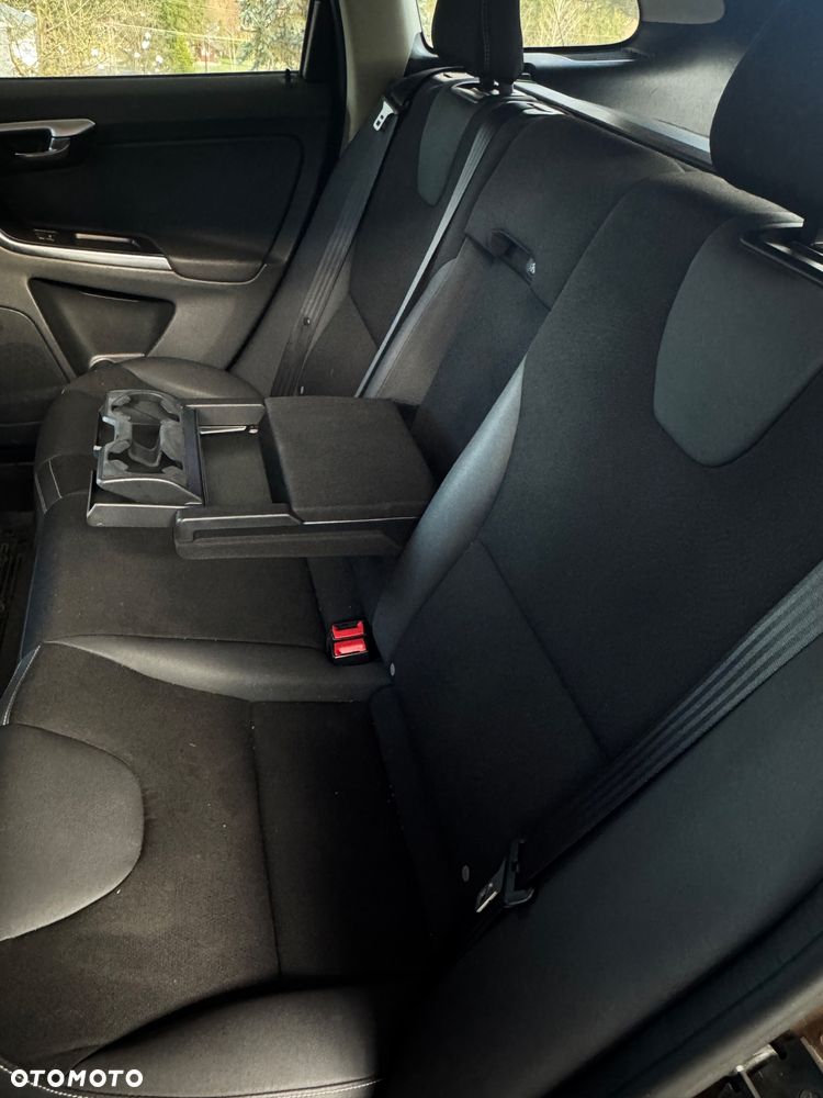 Volvo XC 60 D3 Momentum - 11