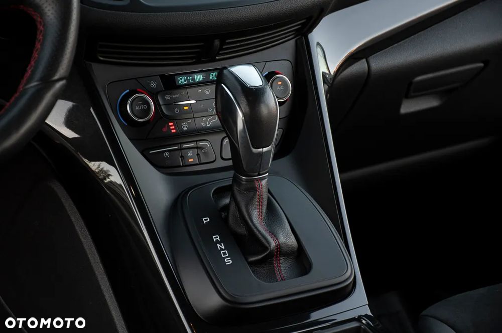 Ford Kuga 2.0 TDCi 4x4 ST-Line - 33