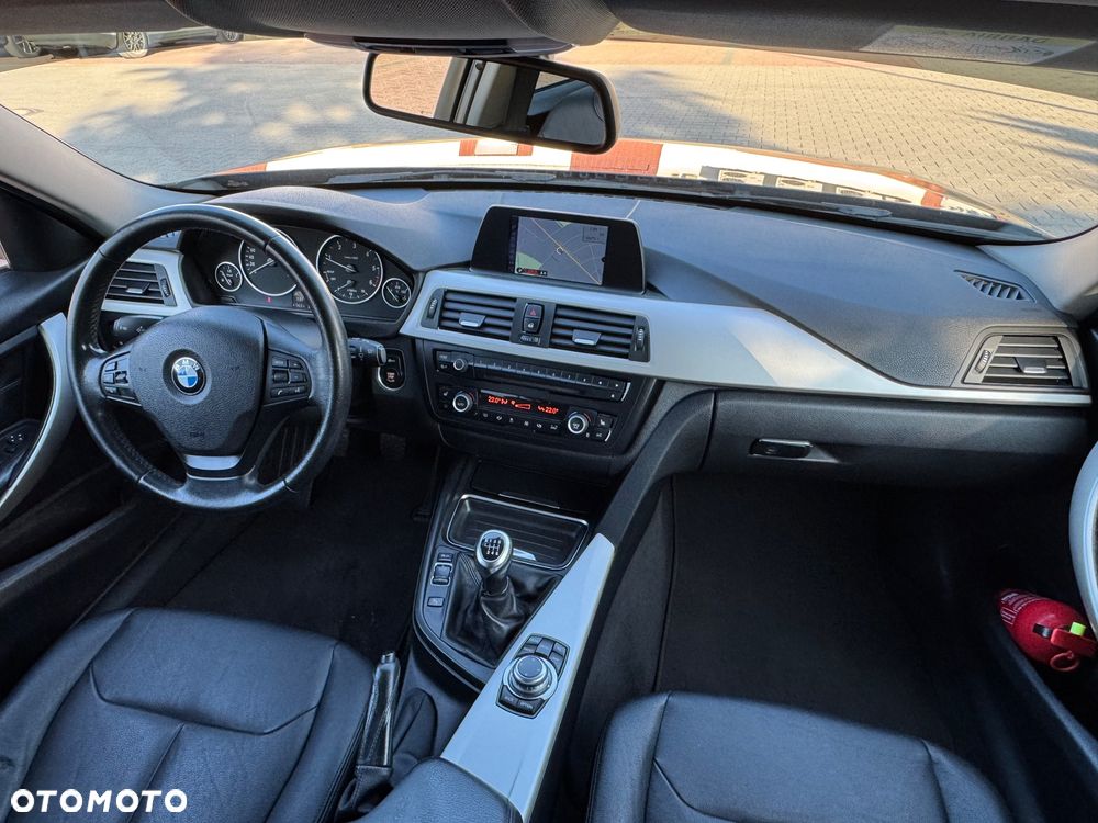 BMW Seria 3 318d Blue Performance - 17