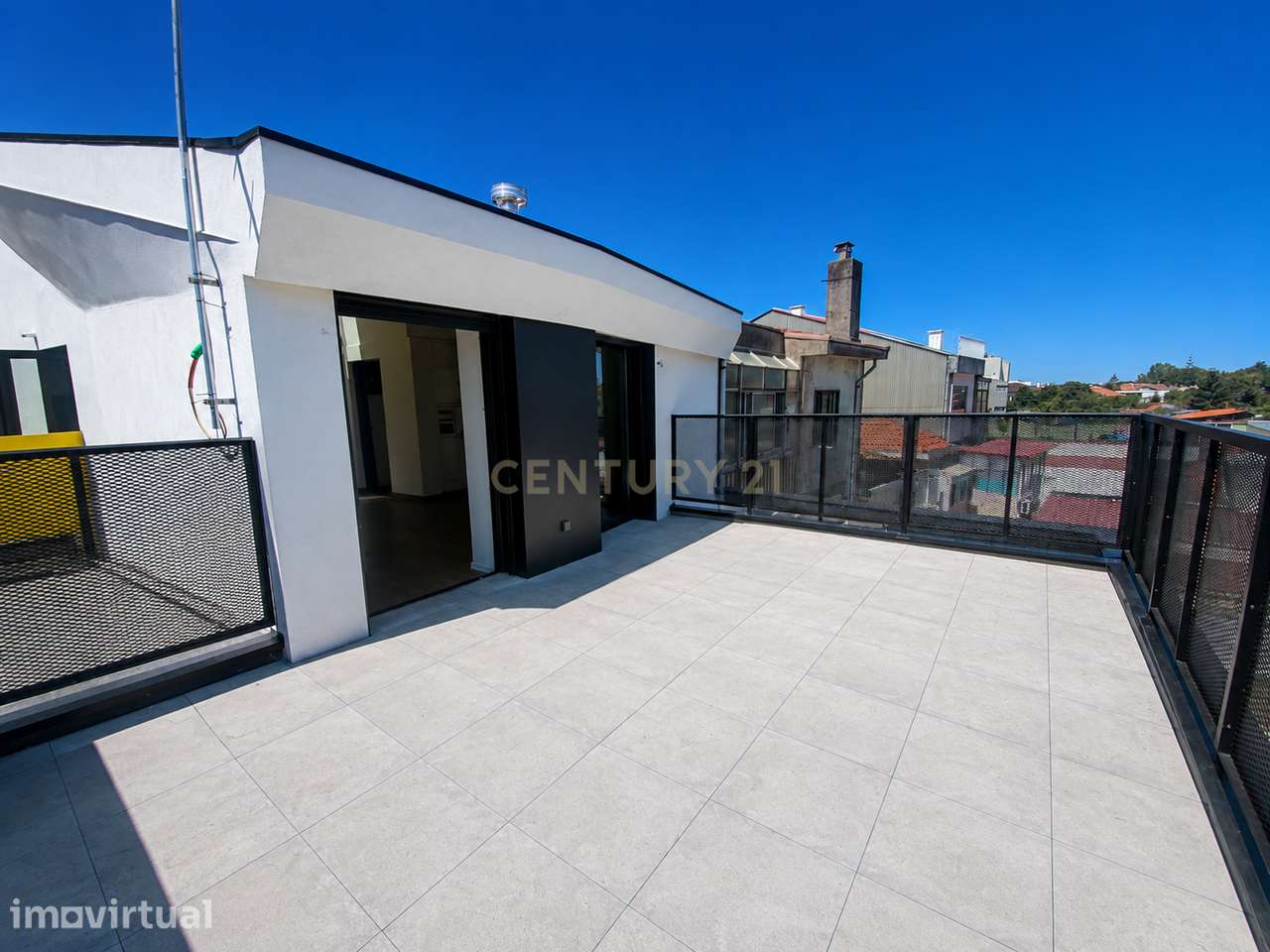 T2+1 Duplex com Acesso Privativo por Elevador, Terraço e Mezzanine | F - Grande imagem: 3/23