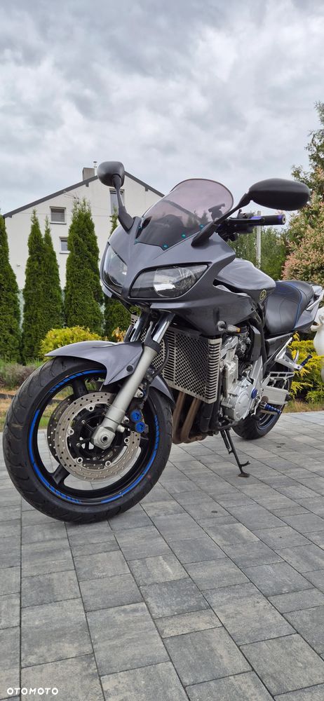 Yamaha FZS - 2