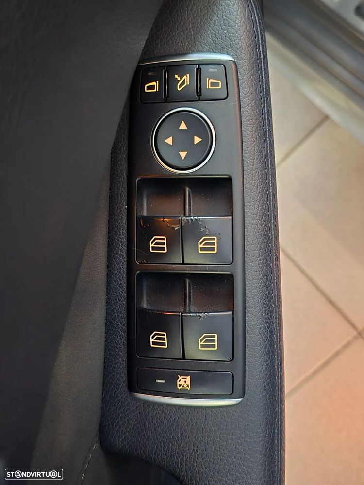 Mercedes-Benz E 300 Bluetec Hybrid Avantgarde - 16