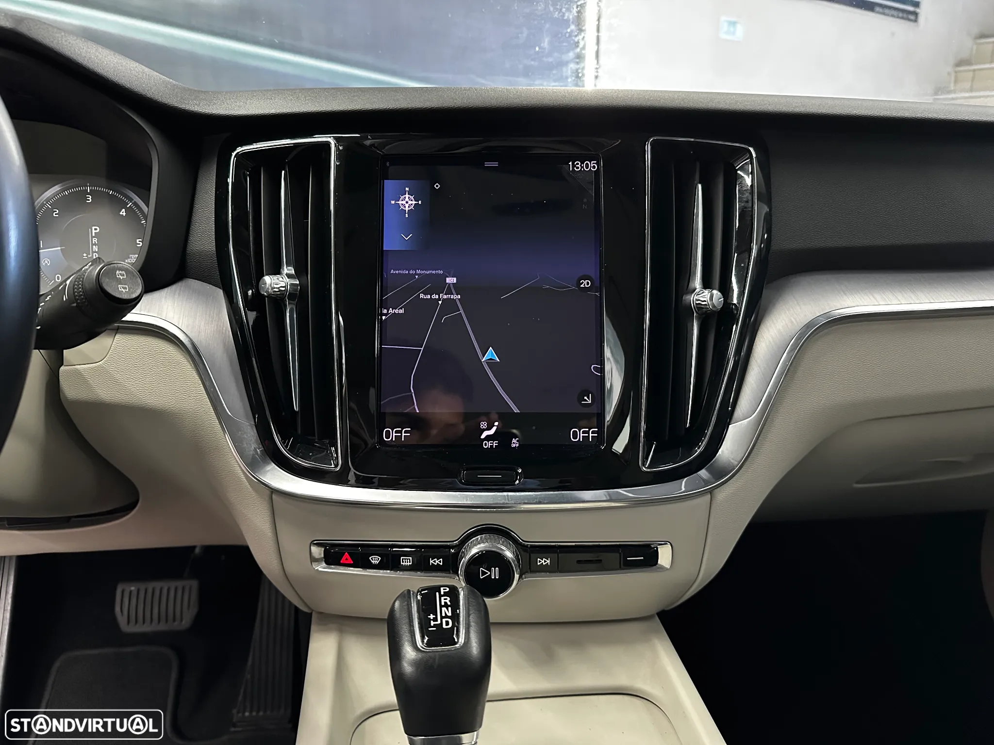 Volvo V60 2.0 D4 Momentum Geartronic - 22