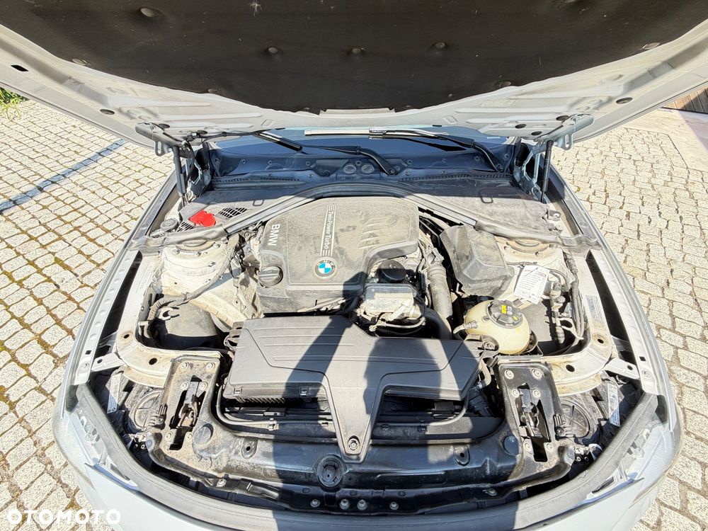 BMW Seria 3 320i xDrive - 13
