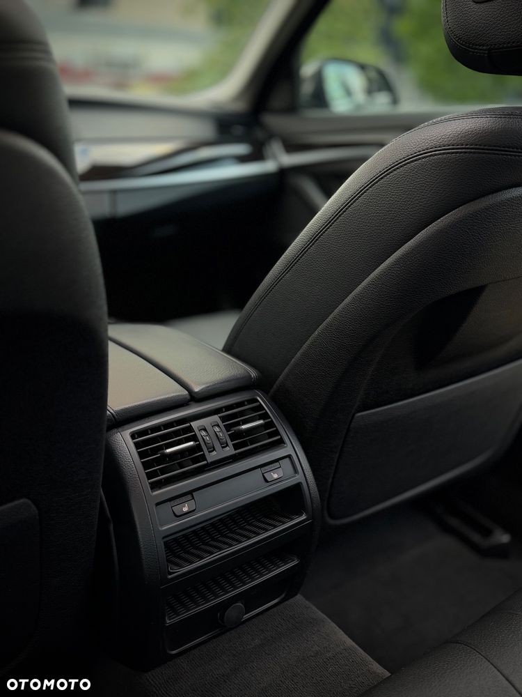 BMW Seria 5 528i xDrive Luxury Line - 6