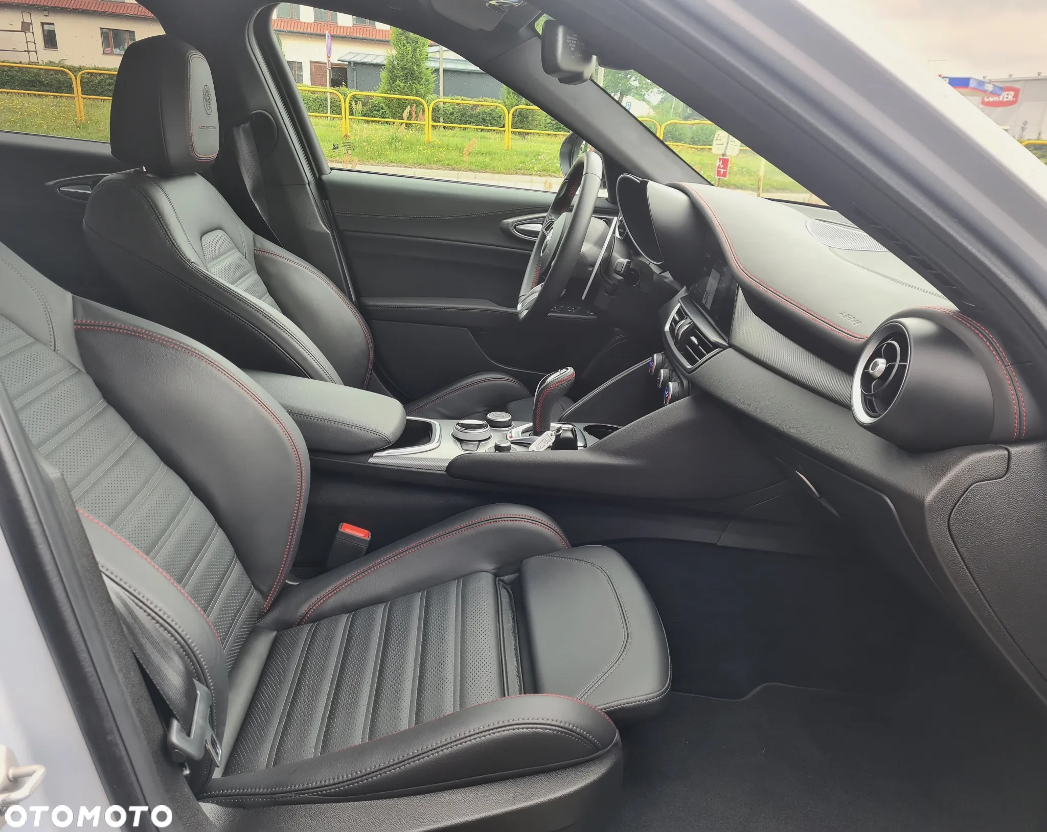 Alfa Romeo Giulia 2.0 Turbo 16V AT8-Q4 Competizione - 17