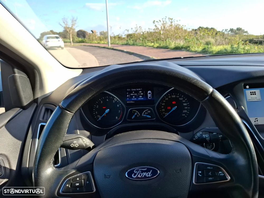 Ford Focus SW 1.0 EcoBoost Titanium - 6