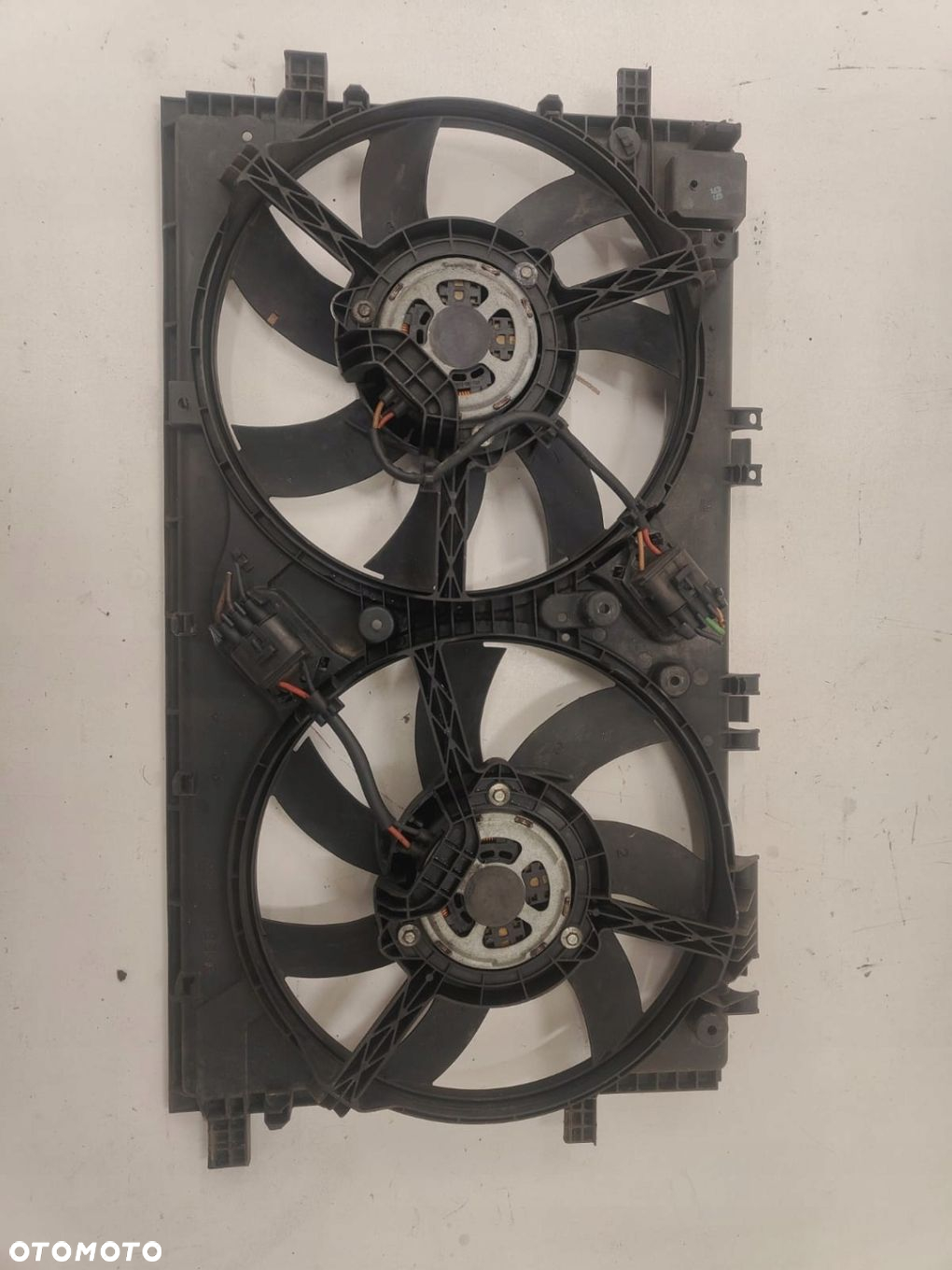 Opel Insignia 2.0 diesel oe 13223018 WENTYLATOR CHŁODNICY WIATRAK - 3