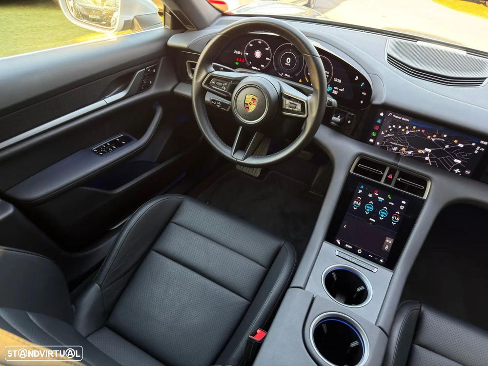 Porsche Taycan 4S - 29