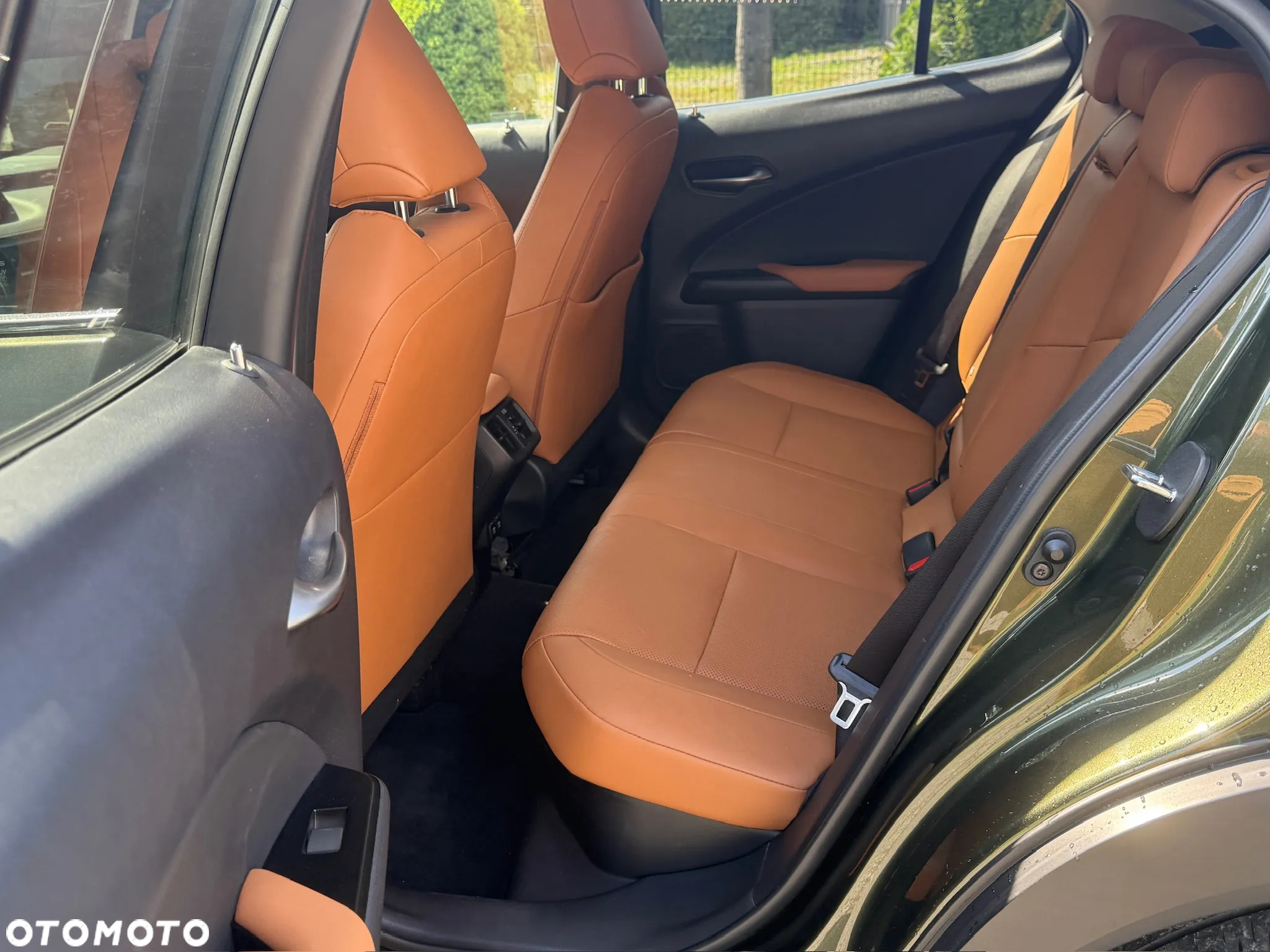 Lexus UX 250h (E-FOUR) Executive Line - 26
