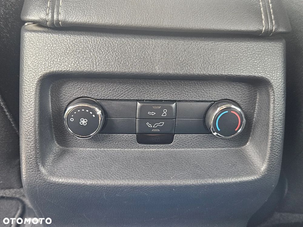 Ford S-Max 2.0 TDCi Titanium PowerShift - 36
