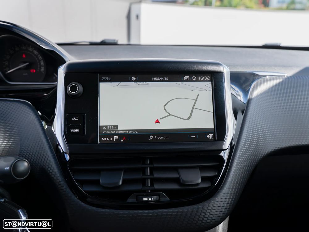 Peugeot 208 1.2 PureTech Style - 27