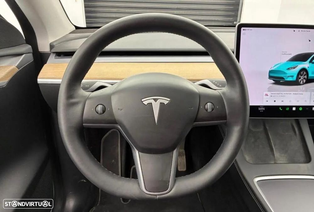 Tesla Model Y - 7