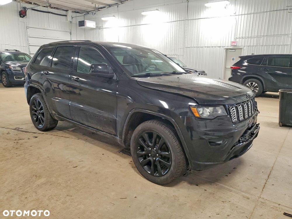 Jeep Grand Cherokee - 1