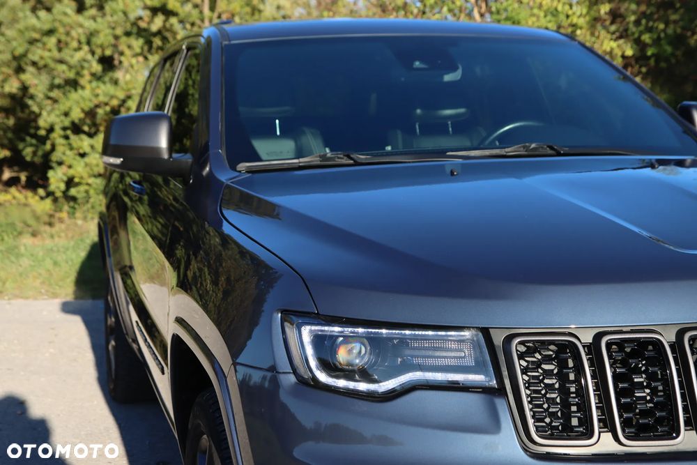 Jeep Grand Cherokee - 16