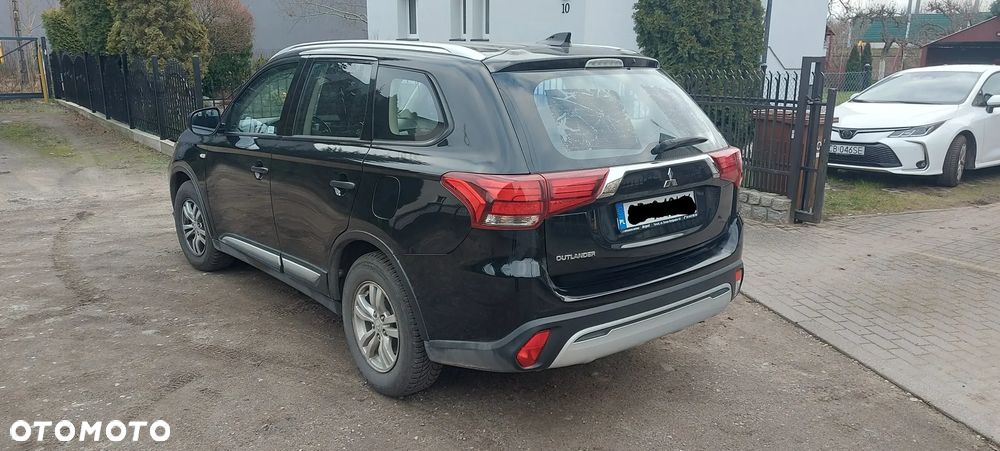 Mitsubishi Outlander - 4