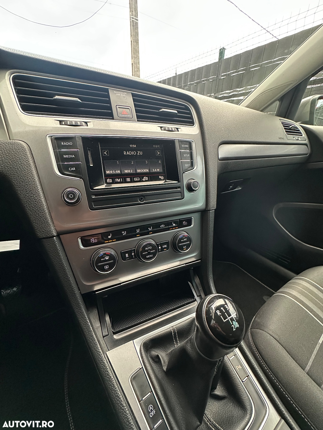 Volkswagen Golf 1.6 TDI BMT Highline - 16