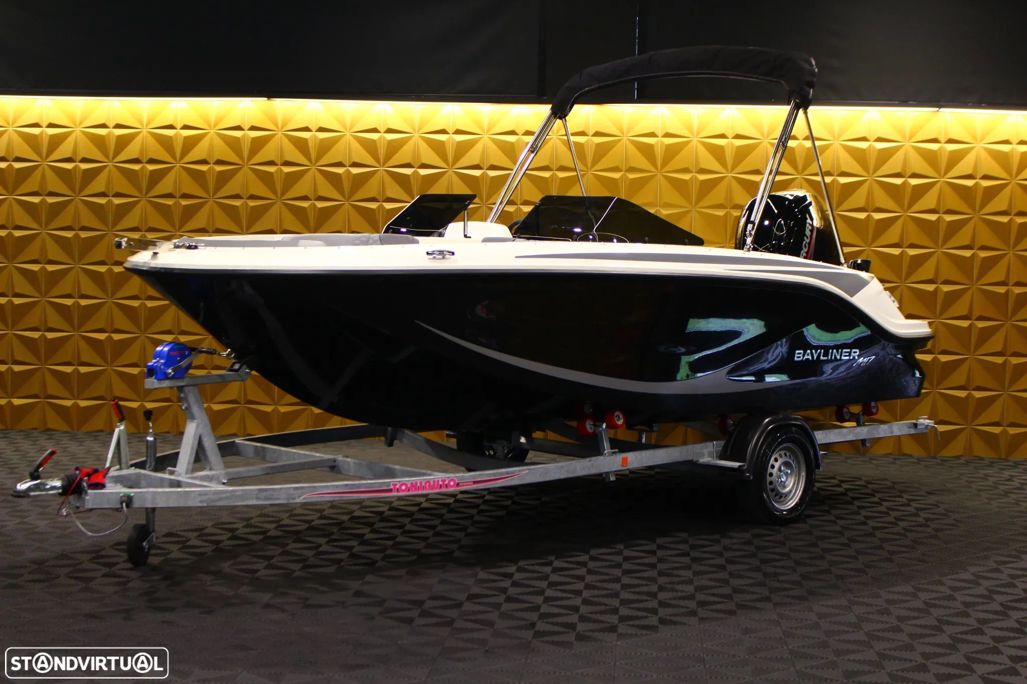 Bayliner M17 - 1