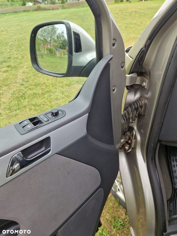 Volkswagen Multivan - 11
