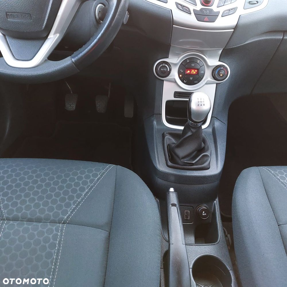 Ford Fiesta 1.25 Titanium EU5 - 24