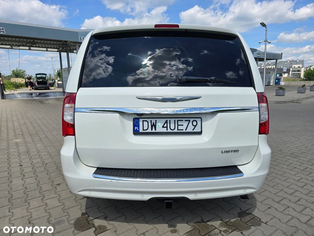 Chrysler Town & Country 3.6 Limited - 6
