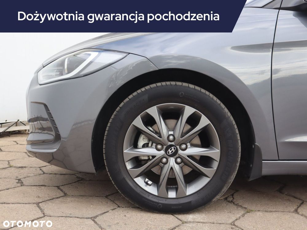 Hyundai Elantra - 17