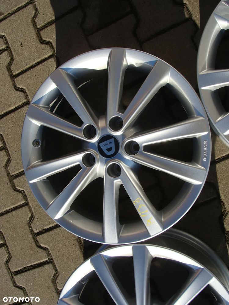 a139 Dacia Duster 7Jx17 et45 5x114.3 Nowy Sacz - 5