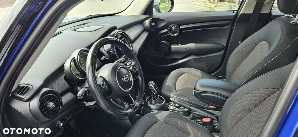 MINI Cooper Standard - 2