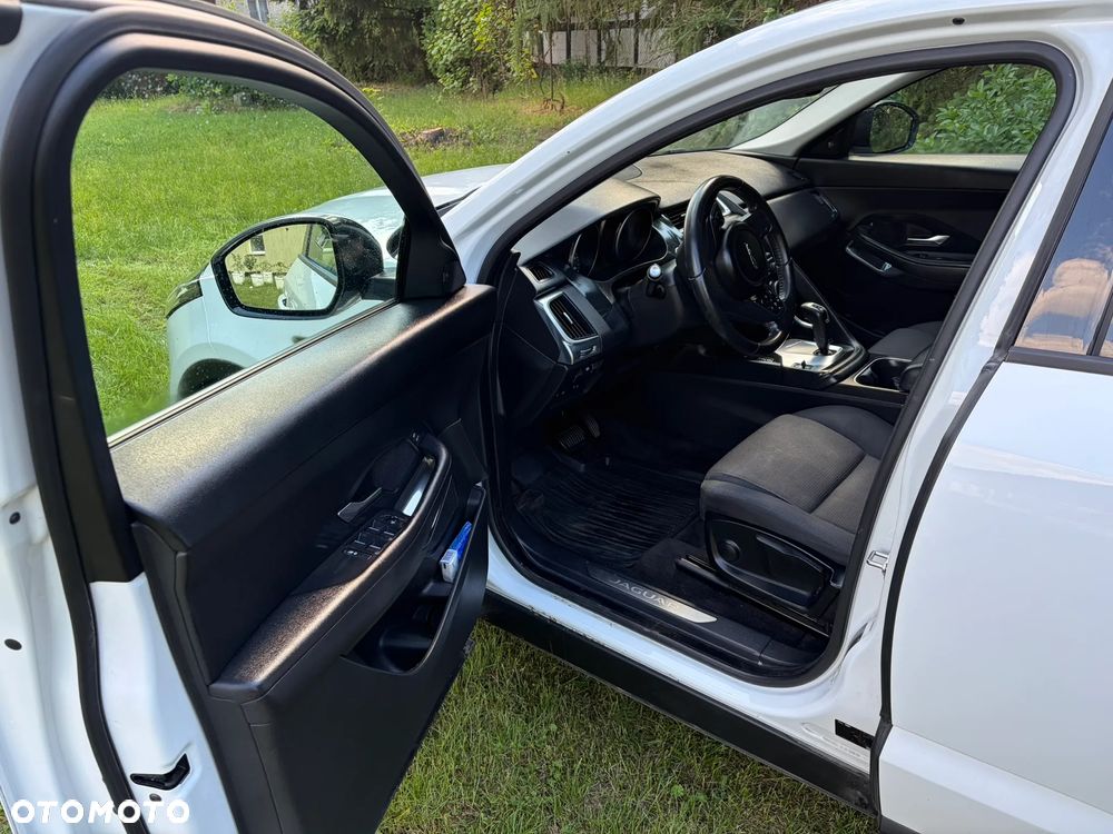 Jaguar E-Pace 2.0 i4D AWD - 6