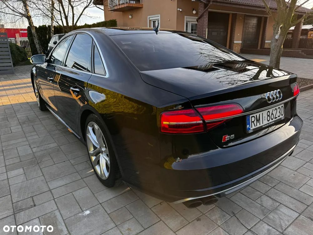 Audi S8 - 10