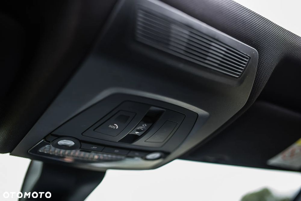 BMW Seria 5 525d xDrive - 23