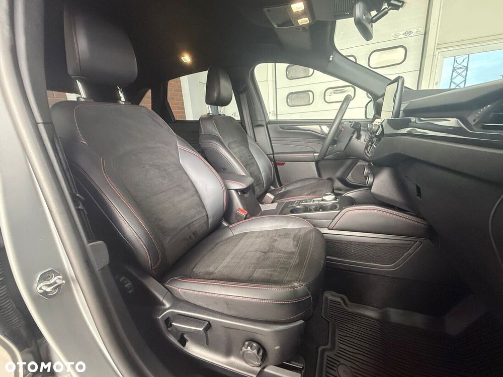 Ford Kuga - 12