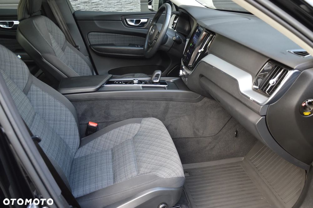 Volvo XC 60 T6 AWD Plug-in Hybrid Ultra Dark - 18