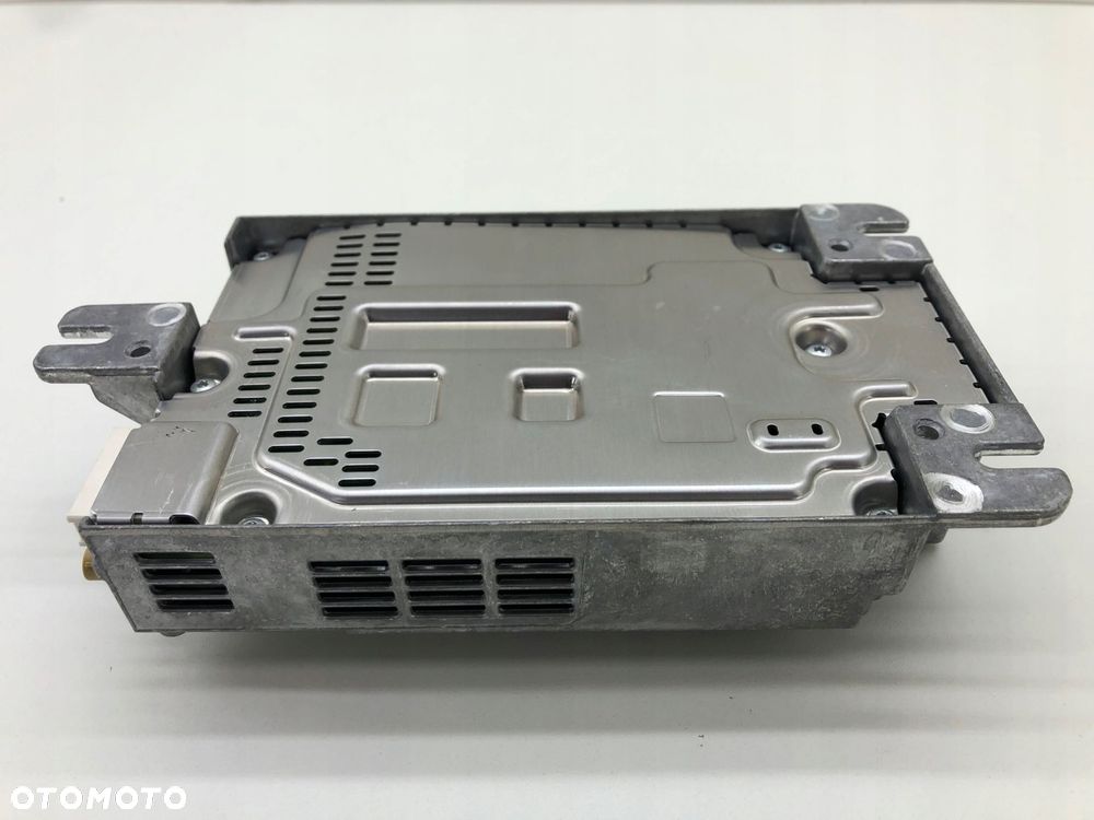 BMW X1 U11 WZMACNIACZ RADIA 5B4DB64 - 4