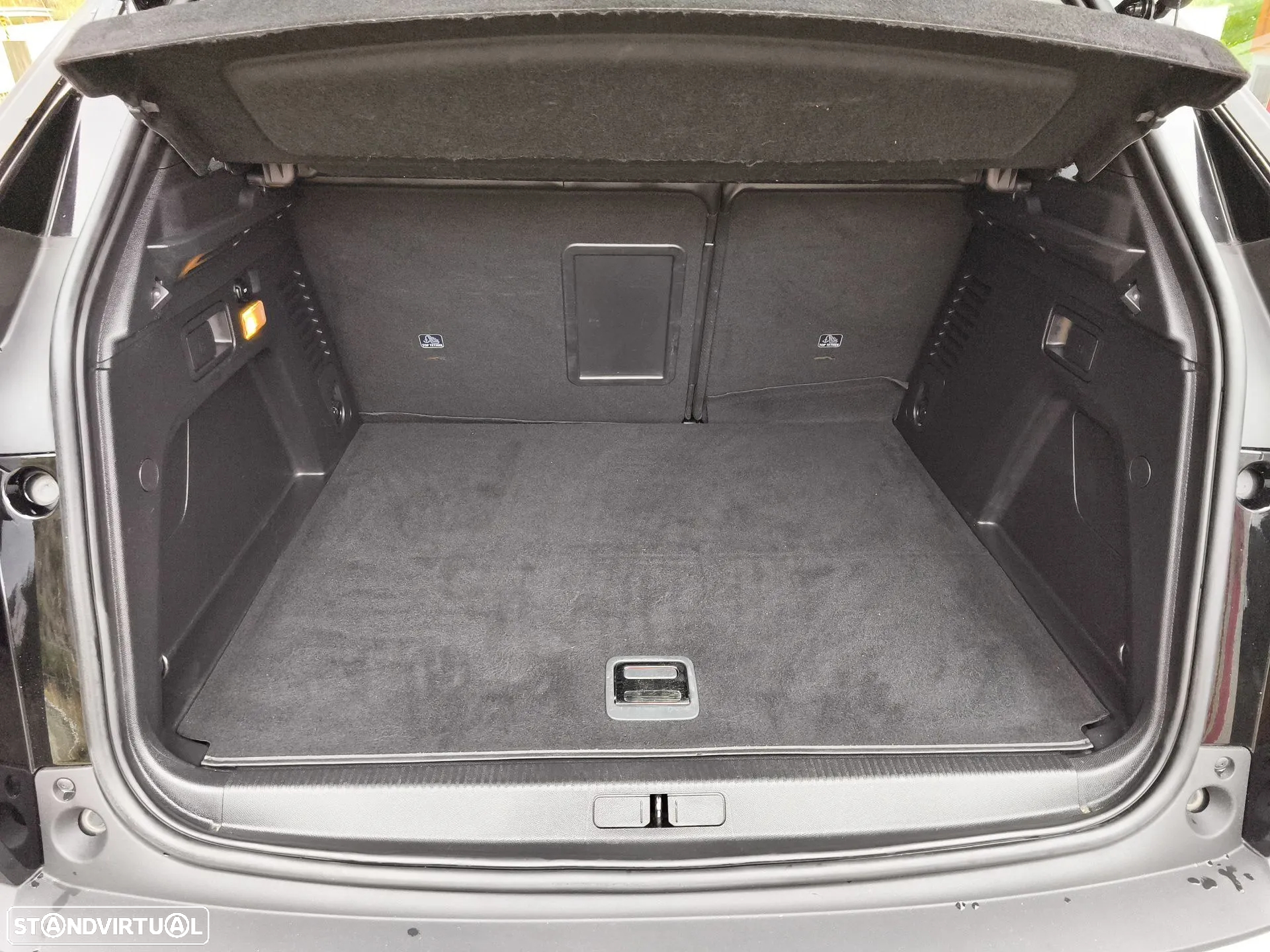 Peugeot 3008 1.6 Hybrid Allure e-EAT8 - 24
