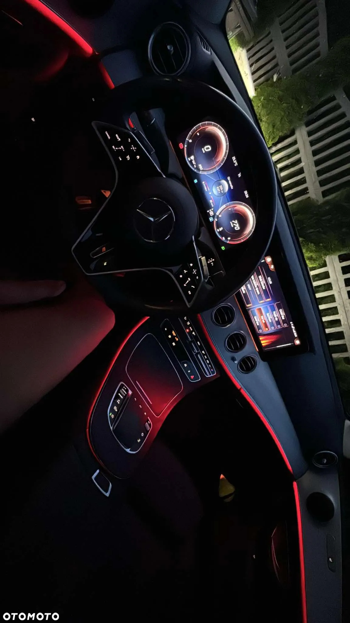 Mercedes-Benz Klasa E 220 d T 9G-TRONIC - 22