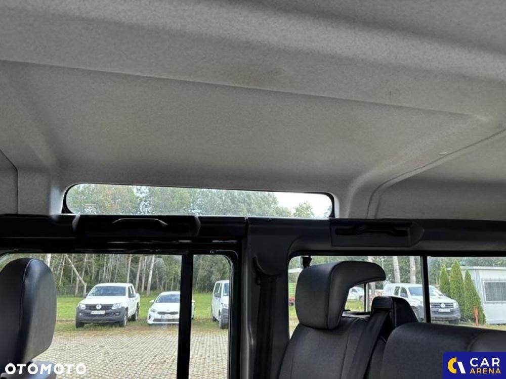 Land Rover Defender - 21