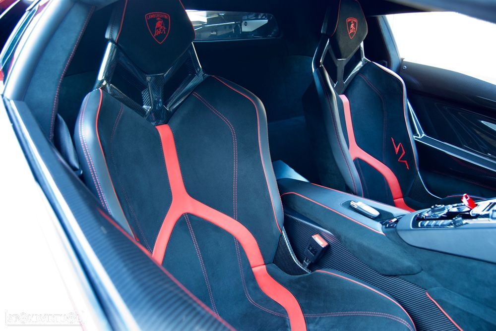 Lamborghini Aventador 6.5 V12 LP750-4 SV - 29