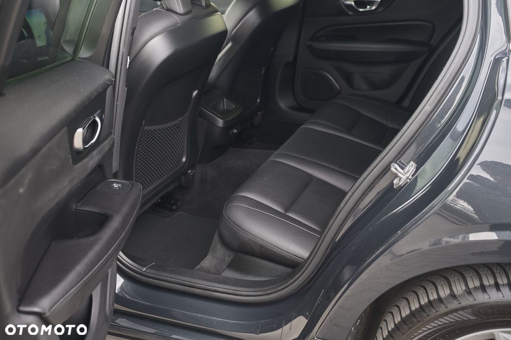 Volvo V60 D3 Geartronic Momentum Pro - 28