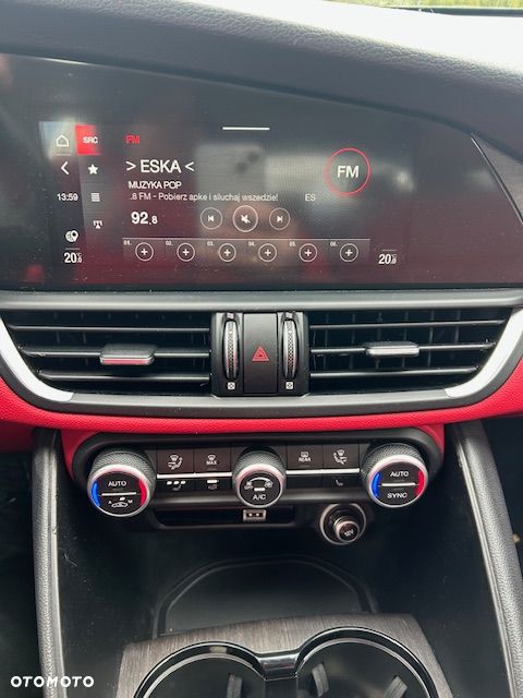 Alfa Romeo Giulia 2.0 Turbo 16V AT8-Q4 Veloce - 13